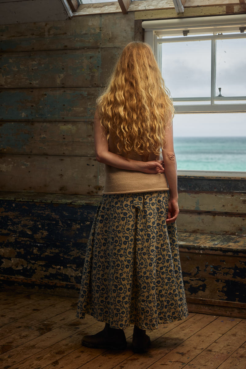 Fisherwoman's Vest - Alpaca Barley