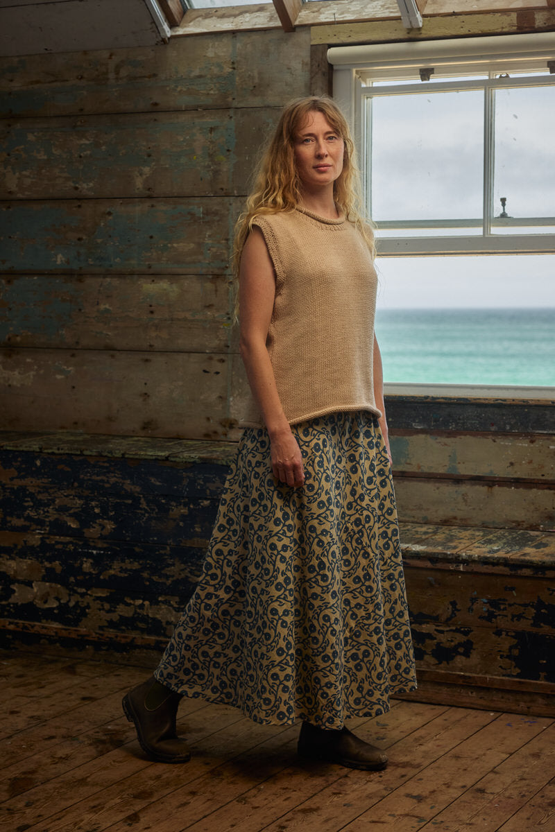 Fisherwoman's Vest - Alpaca Barley