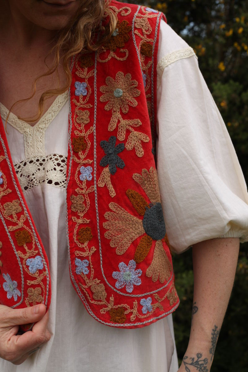 Folk Embroidered Waistcoat - Rosa Red