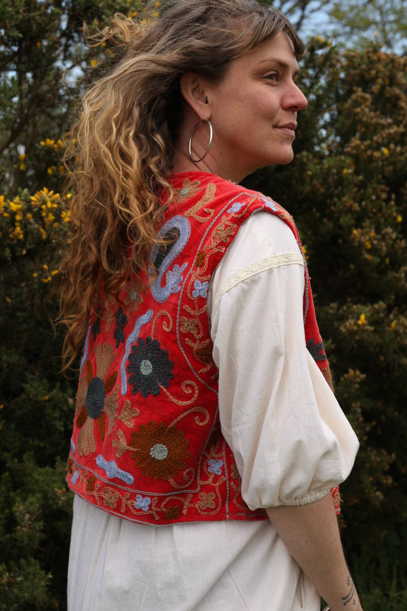 Folk Embroidered Waistcoat - Rosa Red