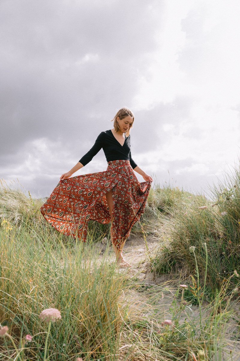 Long floral deals skirt 5t